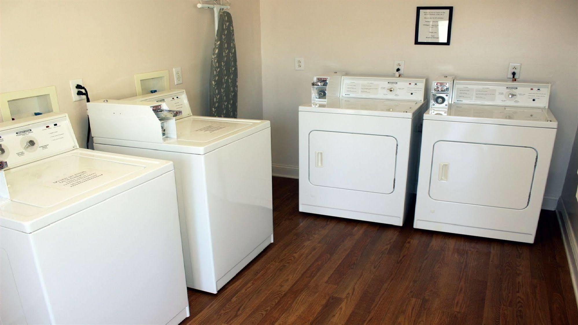 Affordable Suites Salisbury Esterno foto